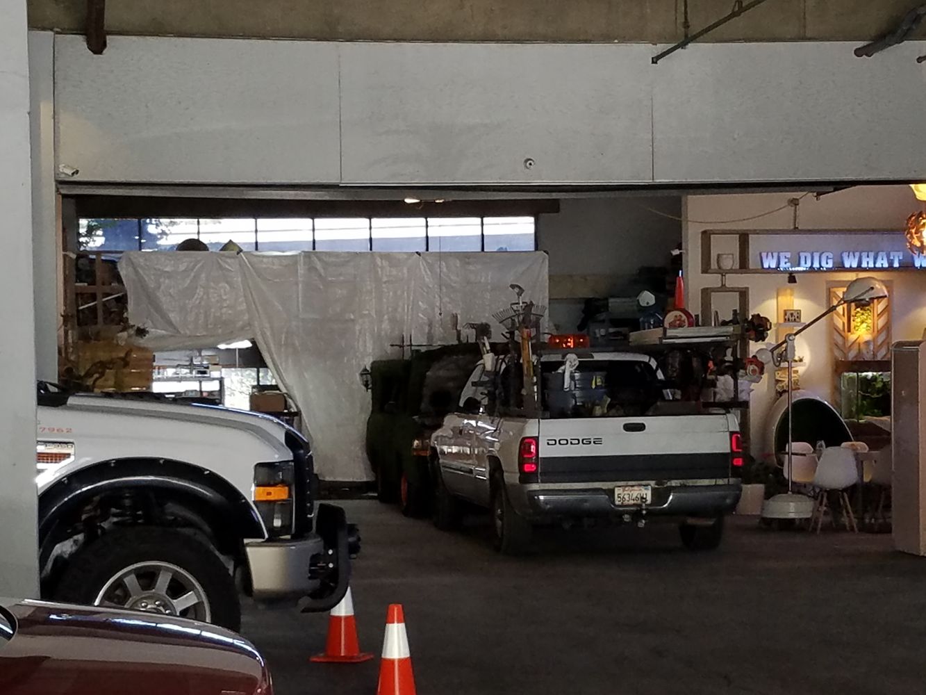 WAREHOUSE SPACE 10 to 15 minutes away from anywhere in San Diego